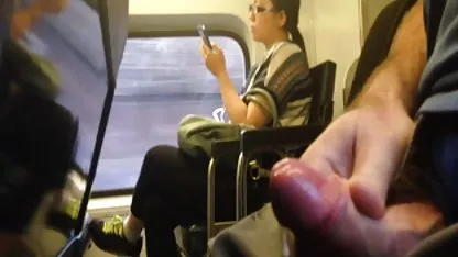 Zrela simpatija umiruje mladog jebacina mladih mužjaka