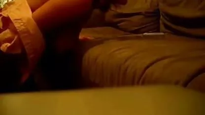 Nije lako udovoljiti poprsjenoj jebacina u kuci dami