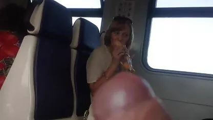 Djevojka koja se zove se zajebava u sve rupe bez ikakvih problema jebacina i seks ...