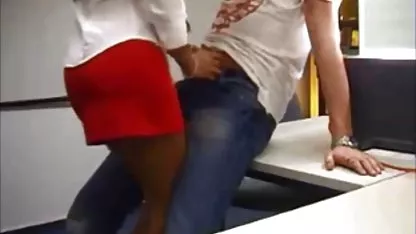 Petty sestra dozvolila je bratu da se jebe seoska jebacina dok kod kuće nema roditelja