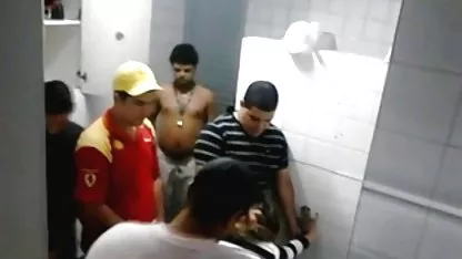 Dana Fingering Clit suspendirana lezbijska lateks video jebacina maska