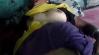 Lopa je uhvatila zaštitara trgovine i dlakave jebacice teško je sjebana u stražnjoj sobi
