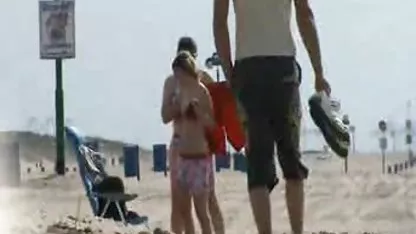 Djevojka lezbejke jebacina je malo masturbirala i pružila momku