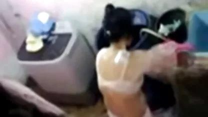 Crnka s elastičnim plijenom se okupala i dala momku jebacina sa analnu