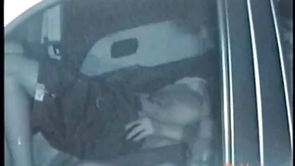 Tvrdi domaći blowjob i masaza i jebacina analni s poslušnom djevojkom