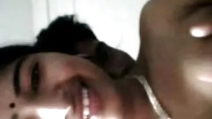Pervert dobiva nezaboravno seksualno zadovoljstvo jebacina na livadi u boli