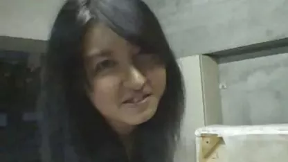 Zlobna ljubavnica veže robovska jebacina besplatno jaja i bolno udara po penisu