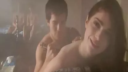 Debelu xxxjebacina ženu odjednom sjebaju dva mršava tipa