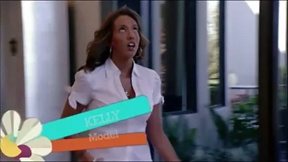 Baka koja hara jebacina sa debelim zenama pantyhose miluje svoju staru pičku