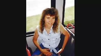 Učenik je lizao mladog učitelja u svom stolu jebacina u picku