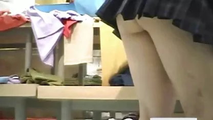 Prsata mlada dama voljno je uokvirila usku jaka jebacina pičku