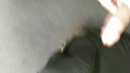Uvjerene brinete opustile su se s prsavim ljubavnikom jebacina u parovima