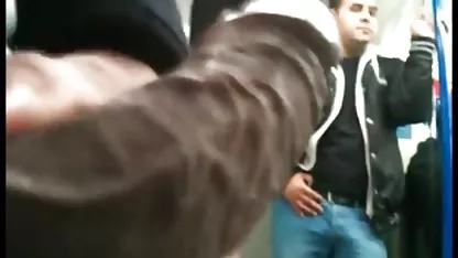 Lijepo rublje razlog jebacina u kuhinji je bijesnog jebača