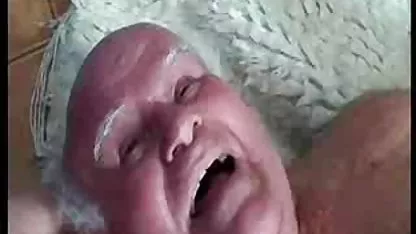Učitelj je sjeo 18-godišnjeg učenika jebacina u liftu za stolom