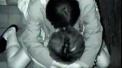 Skrivena kamera snimila je golu pipku ispod djevojačke video jebacina haljine na ulici