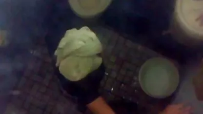 Čuvar trgovine kaznio je lopova i natjerao ga da se matorke jebacina skine
