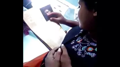 Tamnoputi extra jebacina momak ubacio je svoj veliki kurac u elastični jaz lijepe mulatice