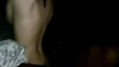 Uzgojena ljepotica za blowjob jebacina na brodu za novac