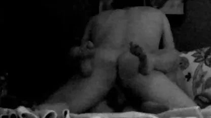 Prekrasan par zavirio je u sex jebacina auto i hrabro završio