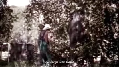 Biseksualni par pozvao je tipa seks jebacina uzivo da se druži