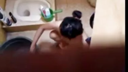 Bodybuilder prste joj jebacine video veliki klitoris