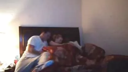 Lijepa jebacine supruga isisala je muža sisa u kupaonici