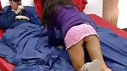 Prsata kuja daje se u seks jebacina obje rupe